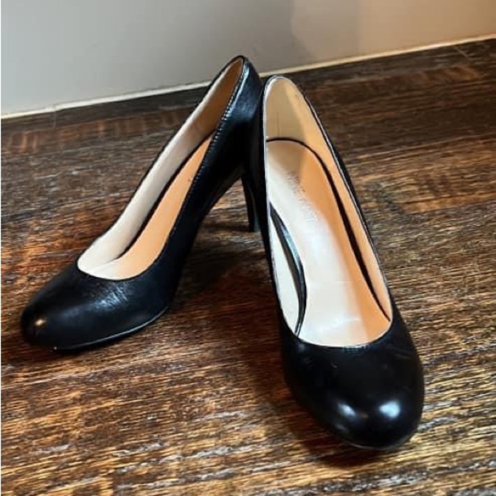 NINE WEST BLACK LEATHER 6.5 pumps